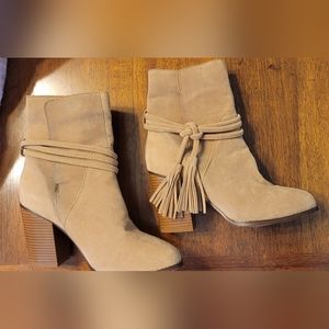 Women's Faux Suede healed boots